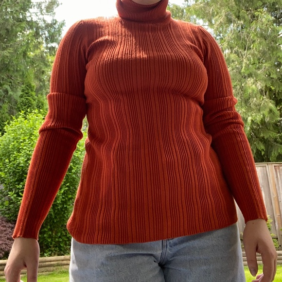 Ribbed Orange Turtleneck - Picture 2 of 3